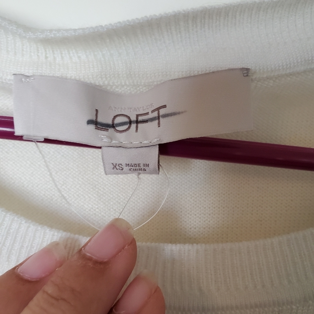Jeweled sweater Loft‎ - Picture 2 of 6